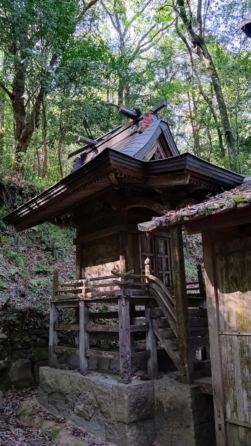 鴨新田神社