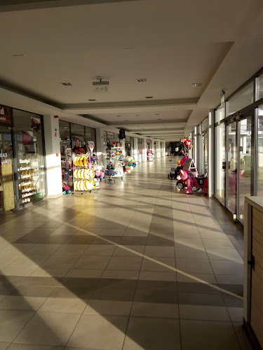Értékelések erről a helyről: Velence Korzó, Velence - Bevásárlóközpont