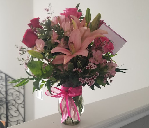 Florist «Petite Flower Shop», reviews and photos, 1501 Harry Wurzbach Rd, San Antonio, TX 78209, USA