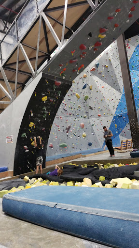 Rock Climbing Gym «Hoosier Heights Indianapolis», reviews and photos, 9850 Mayflower Park Dr, Carmel, IN 46032, USA