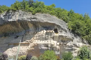 Les grottes du Roc de Cazelle image
