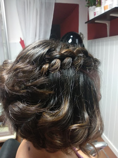 Peluquería Rius en Fuenteheridos, Huelva
