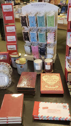 Book Store «Barnes & Noble», reviews and photos, 5380 US-14, Crystal Lake, IL 60014, USA