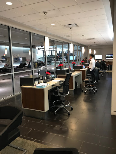 Cadillac Dealer «Crestmont Cadillac», reviews and photos, 26000 Chagrin Blvd, Beachwood, OH 44122, USA