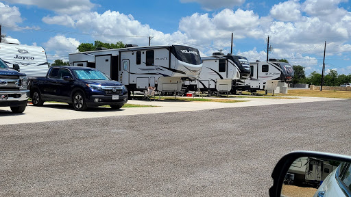 Eagles Resorts RV Storage - Quality RV Storage & Affordable RV Camping Park Fort Worth TX image 4