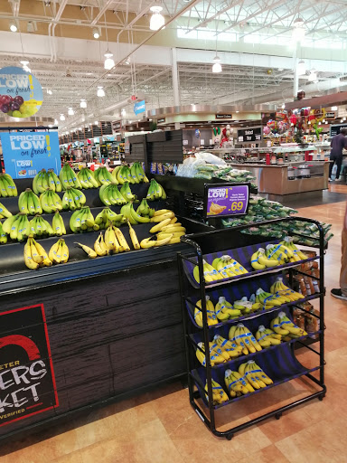 Shopping Mall «Cary Village Square Shopping Center», reviews and photos, 657 Cary Towne Blvd, Cary, NC 27511, USA