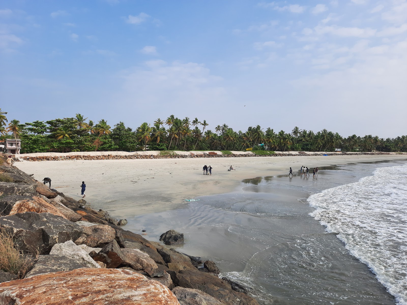 Foto van Chellanam Beach Kochi met ruim strand