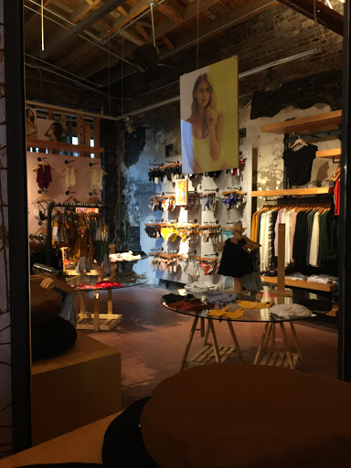 Clothing Store «Urban Outfitters», reviews and photos, 1140 Bardstown Rd, Louisville, KY 40204, USA
