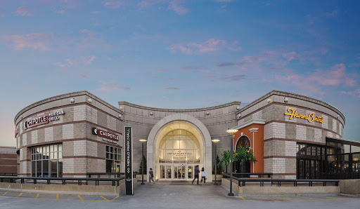 Shopping Mall «Menlo Park Mall», reviews and photos, 55 Parsonage Rd, Edison, NJ 08837, USA