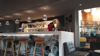 N CAFE. à Le Chesnay-Rocquencourt