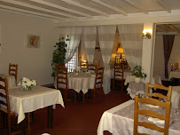 Atmosphère du Restaurant gastronomique Le Château d'Epluches à Saint-Ouen-l'Aumône - n°3
