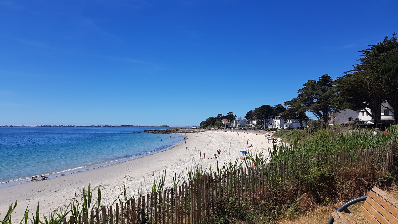 Plage de Legenese'in fotoğrafı - rahatlamayı sevenler arasında popüler bir yer