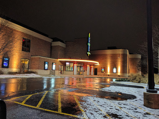 Movie Theater «Elk Grove Theatre: Classic Cinemas», reviews and photos, 1050 Elk Grove Town Center, Elk Grove Village, IL 60007, USA