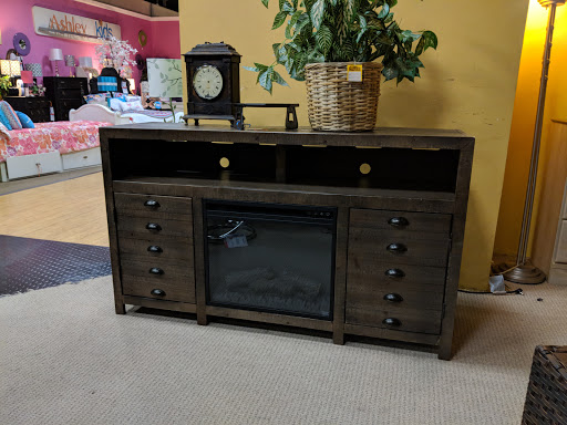 Furniture Store «Ashley HomeStore», reviews and photos, 1688 N Main St, Salinas, CA 93906, USA