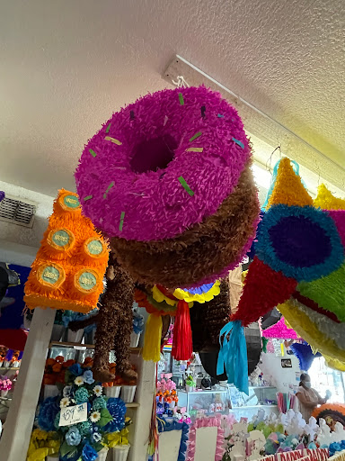 Florist «Davany Flowers & Pinatas», reviews and photos, 522 Cupples Rd, San Antonio, TX 78237, USA