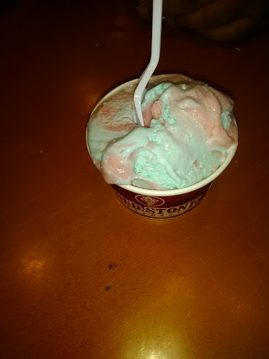 Ice Cream Shop «Cold Stone Creamery», reviews and photos, 5435 Pearl Dr #5, Evansville, IN 47712, USA