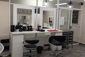 Randalls Place Hair & Beauty Salon Tableview image