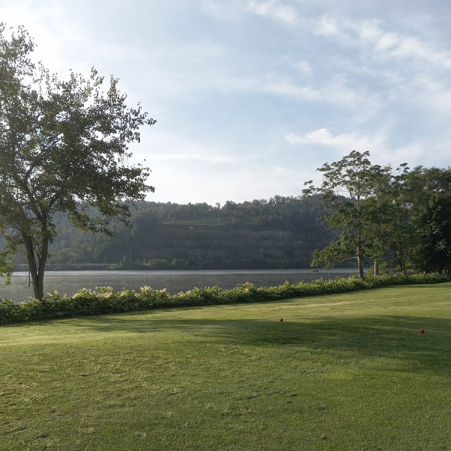 Fairway River Links Golf Course