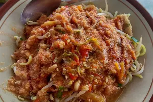 Toge Goreng Pucuk Merah image