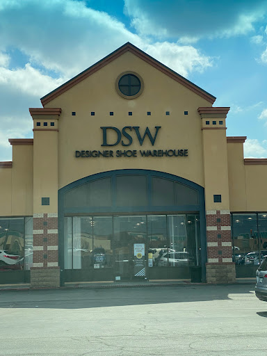 DSW Designer Shoe Warehouse, 8506 E 71st St, Tulsa, OK 74133, USA, 