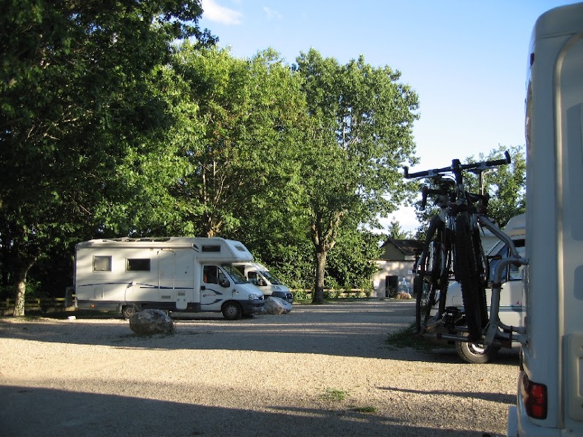 Aire Camping Car Municipal - Sauveterre de Rouergue à Sauveterre-de-Rouergue (Aveyron 12)
