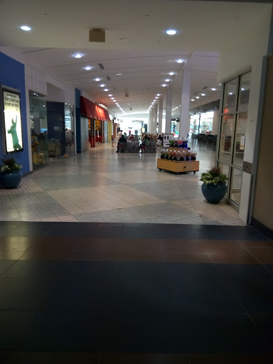 Shopping Mall «Dartmouth Mall», reviews and photos, 200 N Dartmouth Mall, Dartmouth, MA 02747, USA