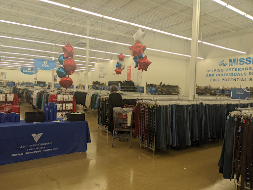 Thrift Store «Volunteers of America Thrift Store– West Henderson Road», reviews and photos, 1824 Henderson Rd, Columbus, OH 43220, USA