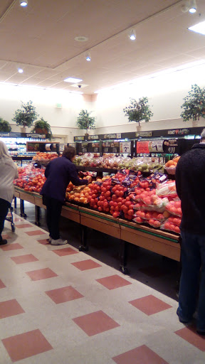 Grocery Store «Market Basket», reviews and photos, 95 Sutton Ave, Oxford, MA 01540, USA