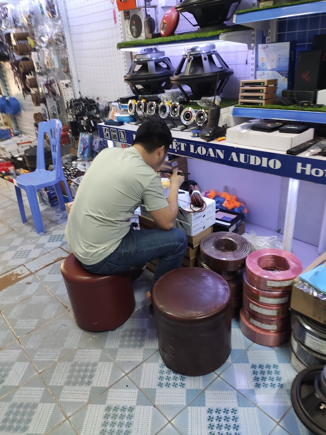 Cửa Hàng Điện Tử Việt Loan