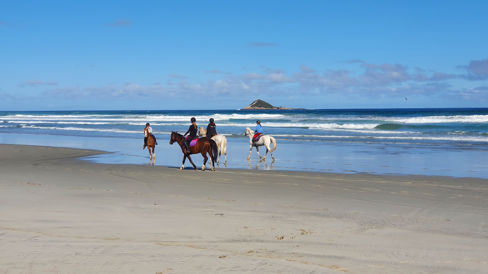 Foto de Westwood Recreation Beach com água turquesa superfície