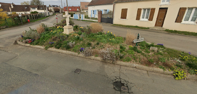 Calvaire de L'Église de Lachapelle Saint Pierre à Lachapelle-Saint-Pierre