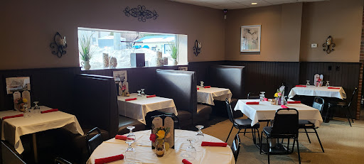 Mickeys Restaurant & Lounge image 4
