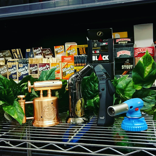 Vaporizer Store «Green Gorilla Smoke & Vape Shop», reviews and photos, 7006 University Ave #8, Lubbock, TX 79413, USA