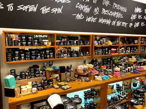 Cosmetics Store «LUSH Fresh handmade cosmetics», reviews and photos, 605 Lincoln Rd B, Miami Beach, FL 33139, USA