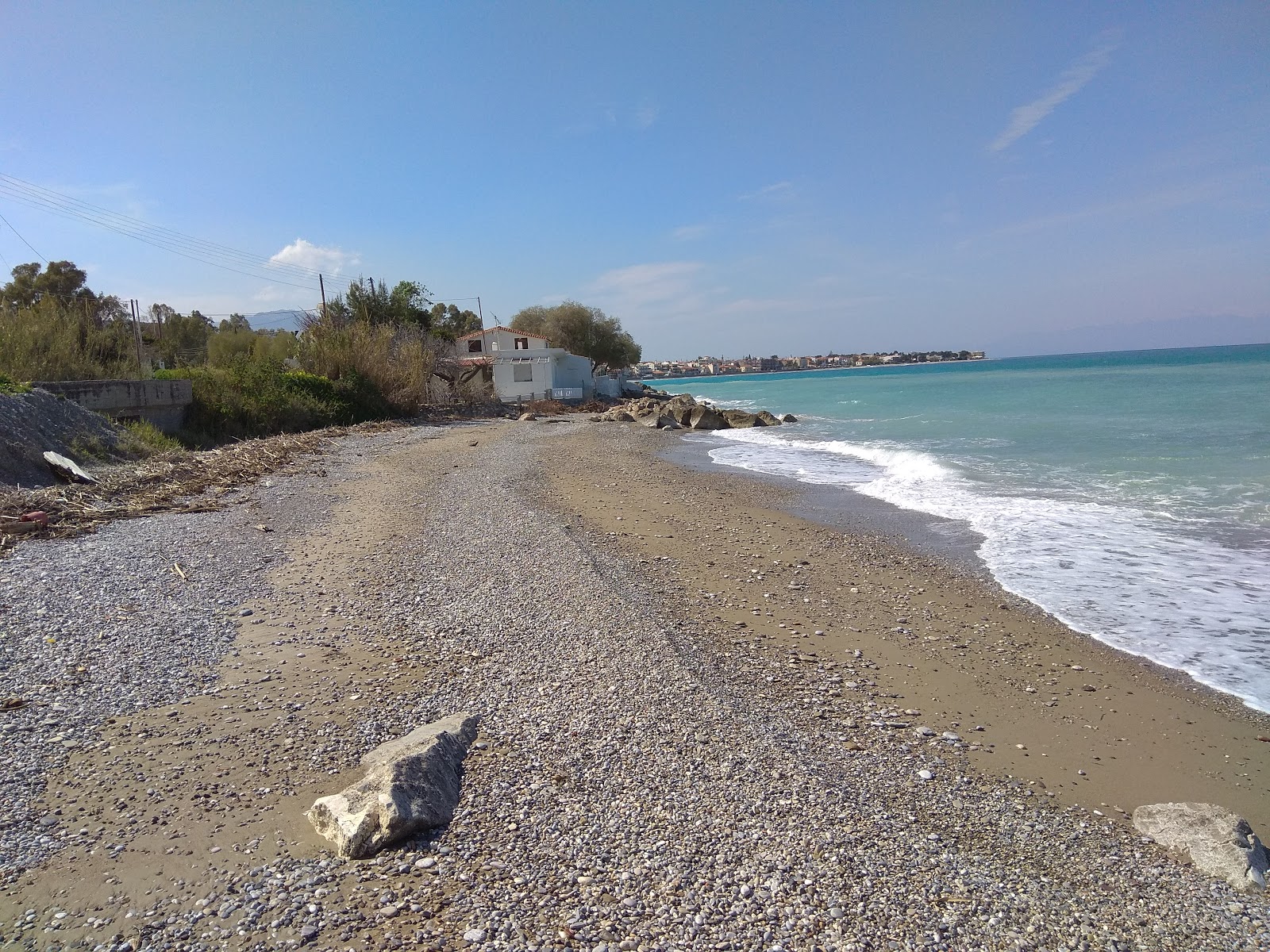 Foto de Esperides con playa amplia