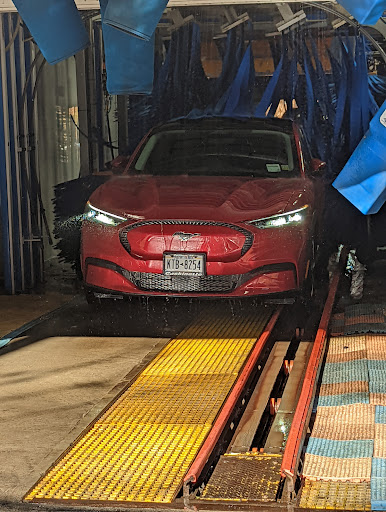 Car Wash «Dip-In Car Wash - Temporarily Closed for Renovations», reviews and photos, 712 Mamaroneck Ave, Mamaroneck, NY 10543, USA