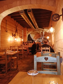 Atmosphère du Restaurant servant de la raclette La Meule Du Berger à Bordeaux - n°18