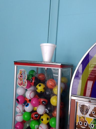 Dry Cleaner «Holly Coin Laundry & Dry Cleaners», reviews and photos, 15199 N Holly Rd, Holly, MI 48442, USA