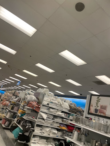 Clothing Store «Ross Dress for Less», reviews and photos, 958 W Street Rd, Warminster, PA 18974, USA