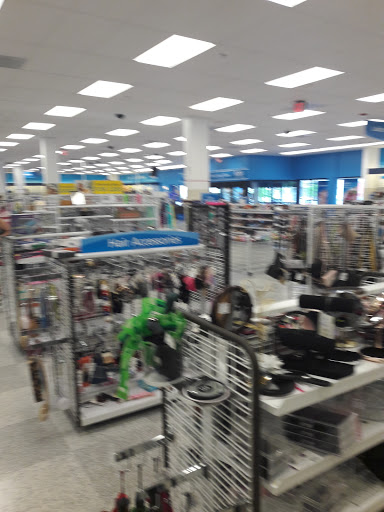 Clothing Store «Ross Dress for Less», reviews and photos, 1237 E Golf Rd, Schaumburg, IL 60173, USA