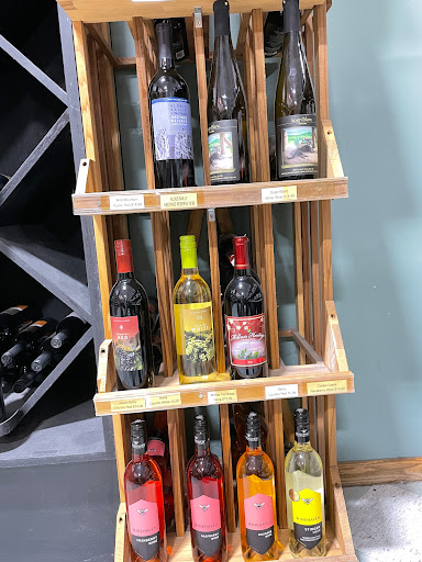 Liquor Store «Short Stop Wine & Spirits», reviews and photos, 2190 Eagle Creek Ln # F, St Paul, MN 55129, USA