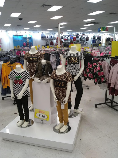 Shopping Mall «Southland Terrace Shopping Center», reviews and photos, 3971 7th Street Rd, Louisville, KY 40216, USA