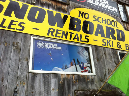 Snowboard Shop «No School Snowboard Shop», reviews and photos, 123 Old 108 Loop, Jeffersonville, VT 05464, USA