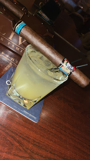 Cigar Shop «Island Girl Cigar Bar», reviews and photos, 7860 Gate Pkwy #115, Jacksonville, FL 32256, USA