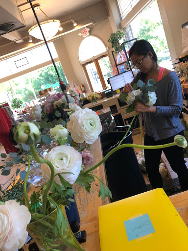 Florist «Bloomtastic Florist», reviews and photos, 2136 Arlington Ave, Columbus, OH 43221, USA