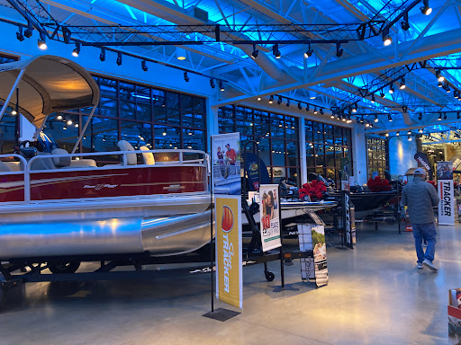 Sporting Goods Store «Bass Pro Shops», reviews and photos