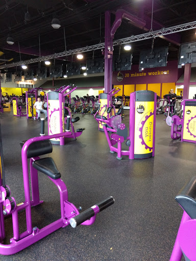 Gym «Planet Fitness», reviews and photos, 5129 W Belmont Ave, Chicago, IL 60641, USA