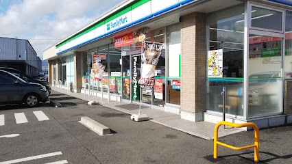 ファミリーマート 苅田臨空団地店