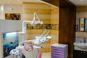 کلینیک دندانپزشکی صدف image