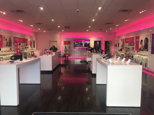 Cell Phone Store «T-Mobile», reviews and photos, 272 FM306 STE 120, New Braunfels, TX 78130, USA